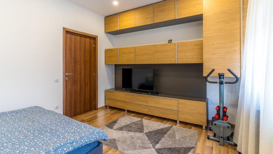 Casă individuală cu 4 camere cu Piscina în Borhanci
