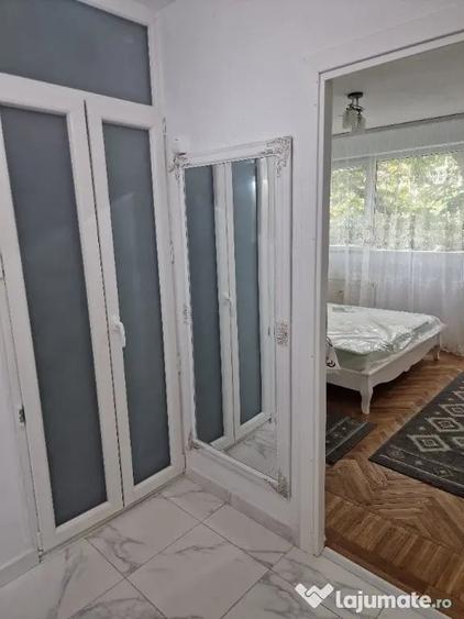 Apartament cu 2 camere decomandat în Drumul Taberei