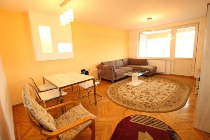Apartament cu 2 camere semidecomandat, mobilat în Sala Palatului