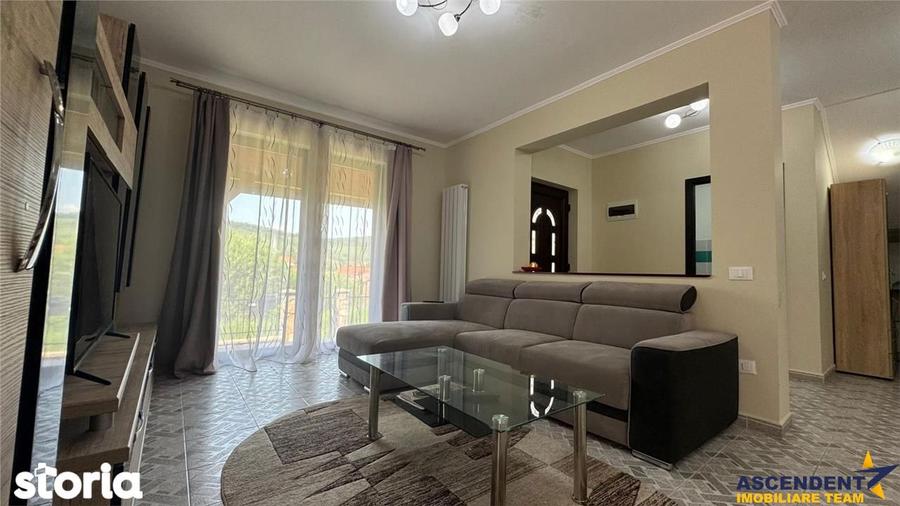 Casă cu 6 camere cu Teren 500 Mp în Corunca
