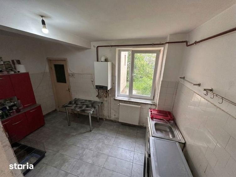 Apartament cu 3 camere, mobilat în Calea București