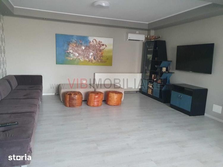Casă cu 10 camere cu Teren 375 Mp în Central