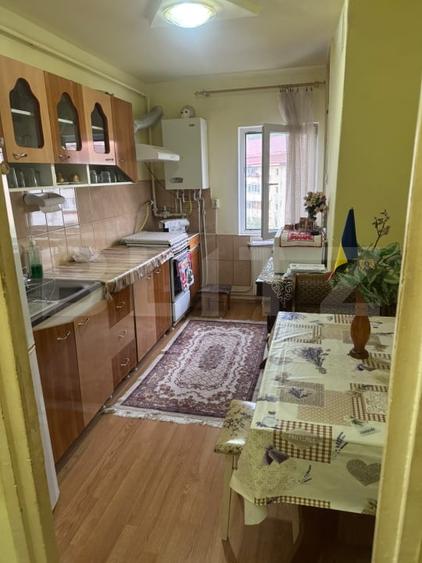 Apartament cu 3 camere decomandat, mobilat în Central