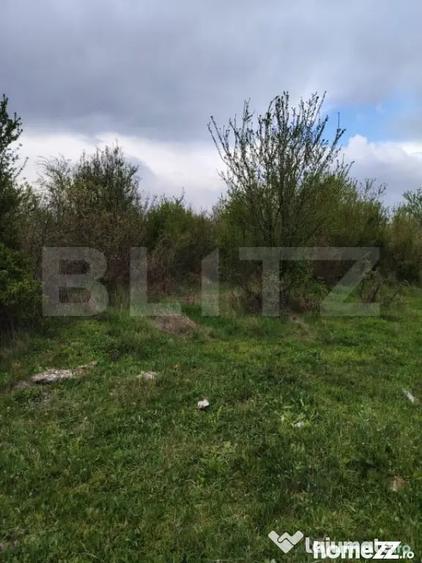 Teren de 8280 mp, în Central
