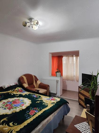 Apartament cu 4 camere decomandat în Central