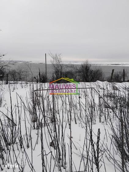 Teren de 700 mp, în Valea Argovei