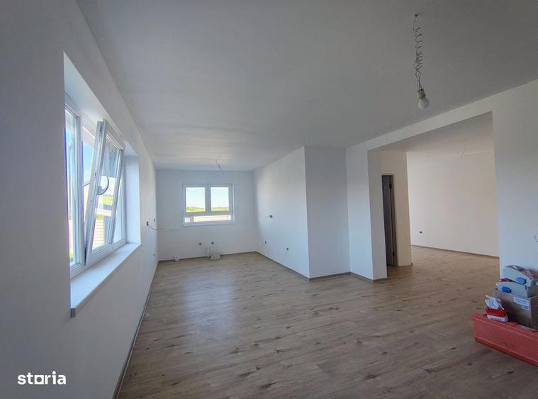 Casă cu 4 camere în Central