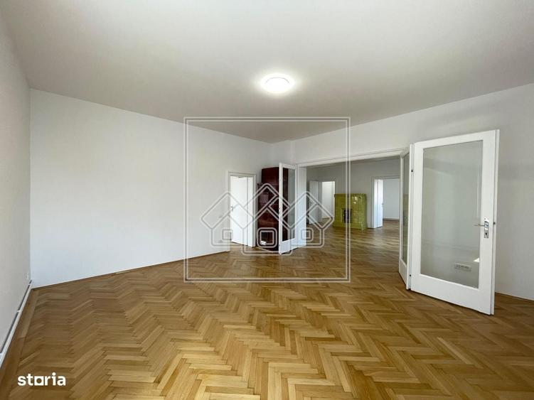Casă cu 4 camere cu Teren 600 Mp în Sub Arini