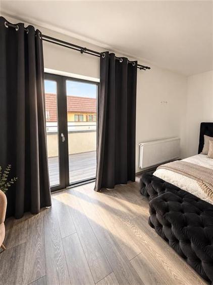 Penthouse cu 2 camere decomandat, mobilat în Tractorul