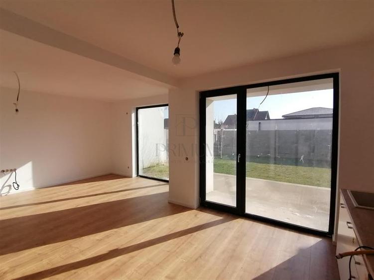Duplex cu 4 camere cu Teren 280 Mp în Moșnița Nouă