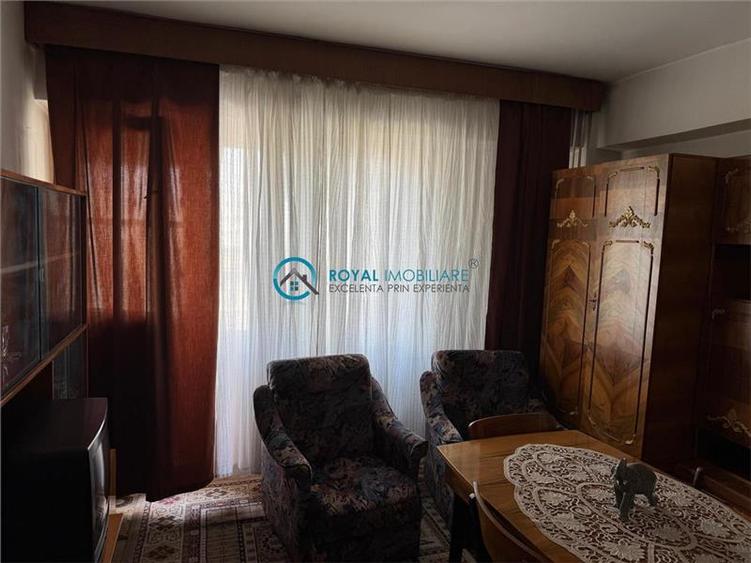 Royal Imobiliare - Vanzare Apartament zona Ultracentrala - 2