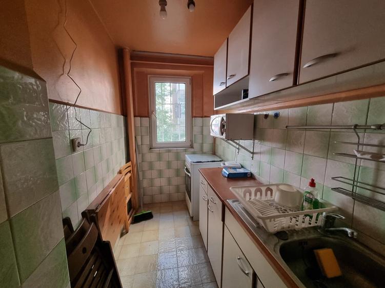 Apartament cu 2 camere decomandat, mobilat în P-ța Victoriei
