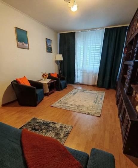 Apartament cu 2 camere decomandat, mobilat în Titan