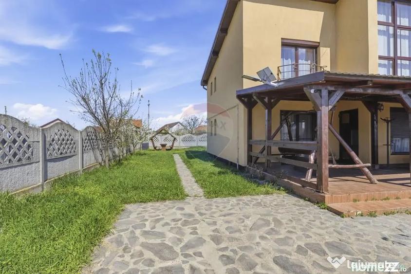 Casă cu 5 camere cu Teren 500 Mp în Șofronea
