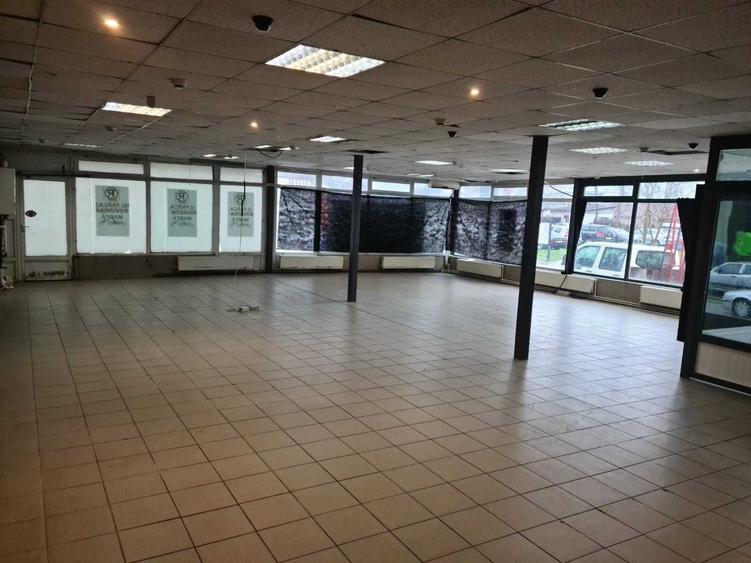 Spațiu comercial, de 220 mp, în Peninsula
