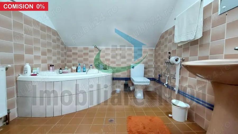 Casă cu 6 camere cu Teren 1658 Mp în Colțirea