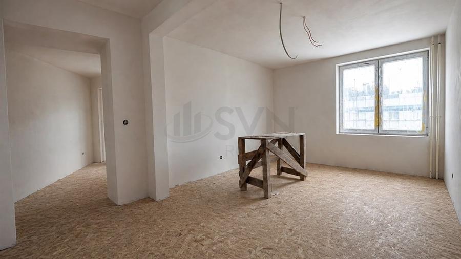 Apartament cu 3 camere semidecomandat, mobilat în Universitate