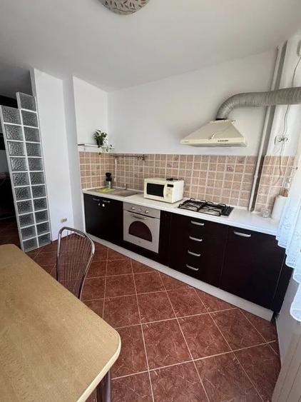 Apartament cu 2 camere semidecomandat în Brâncoveanu