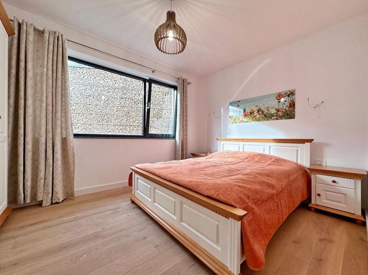Apartament cu 3 camere decomandat, mobilat în Drumul Poienii