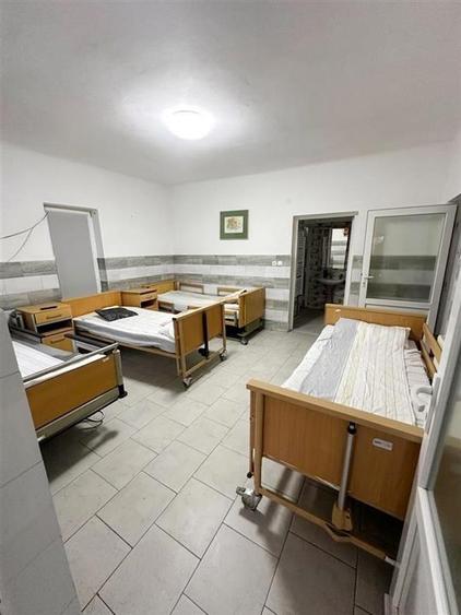 Casă individuală cu 8 camere cu Canalizare în Tinca