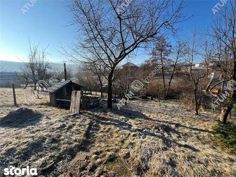 Casă cu 2 camere cu Teren 640 Mp în Rășinari