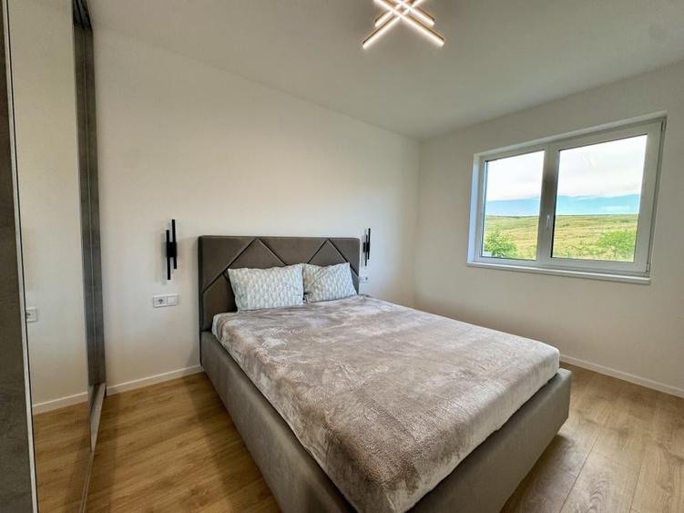 Apartament cu 3 camere semidecomandat, mobilat în Iris