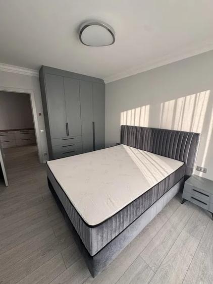 Apartament cu 3 camere semidecomandat, mobilat în Iris