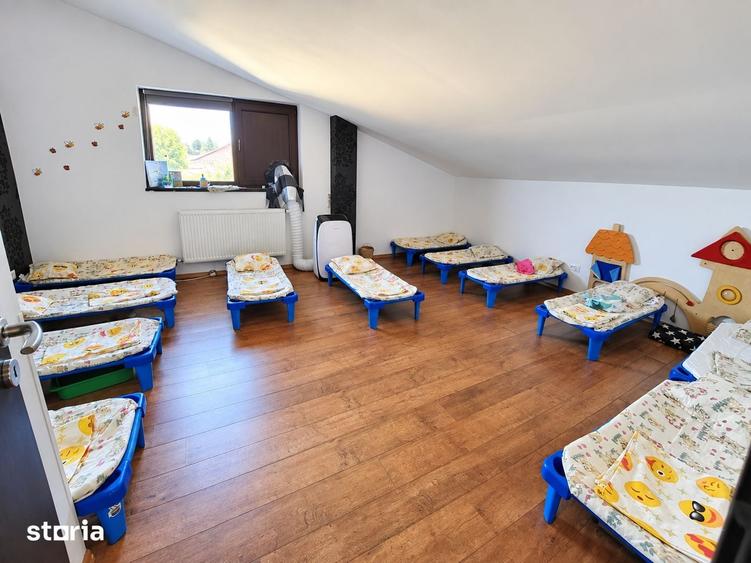 Casă cu 7 camere cu Teren 760 Mp în Port