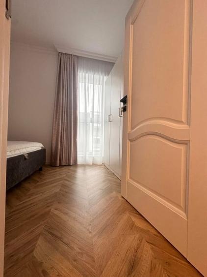 Apartament cu 3 camere decomandat, mobilat în Independenței