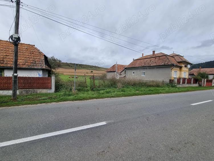 Teren de 2730 mp, în Petrești