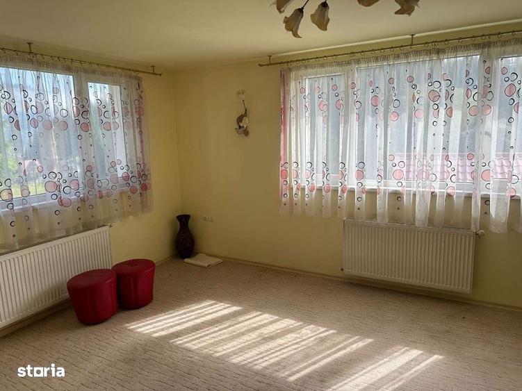Casă cu 4 camere în Dorna-Arini