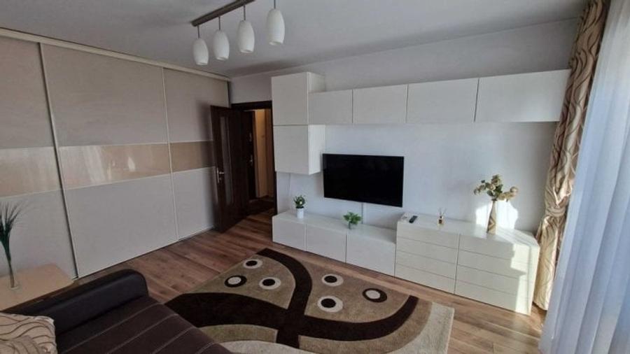 Apartament cu 3 camere decomandat, mobilat în Berceni