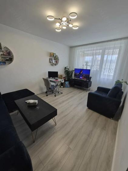 Apartament cu 3 camere decomandat în Pantelimon