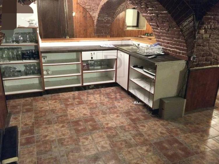 Spațiu comercial, de 100 mp, în Traian