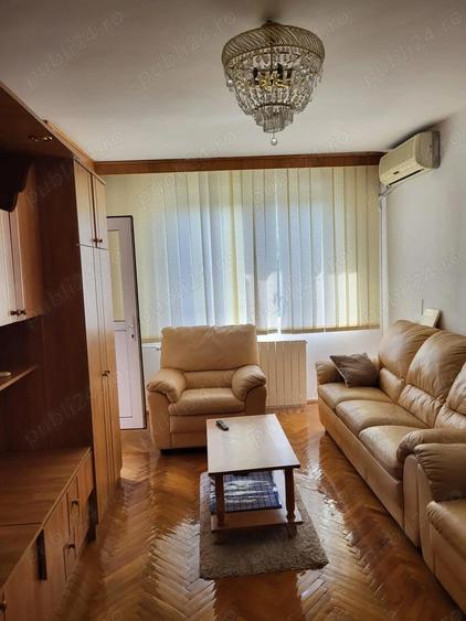 Apartament cu 4 camere semidecomandat în Apărătorii Patriei