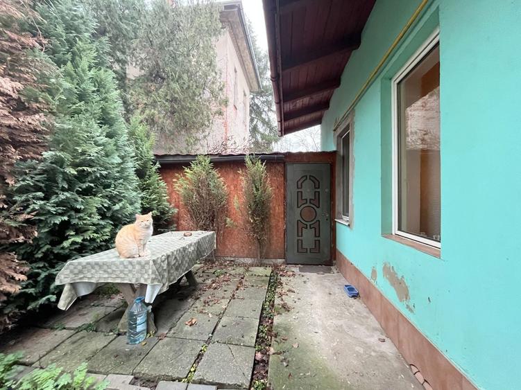 Casă individuală cu 2 camere cu Canalizare în Central