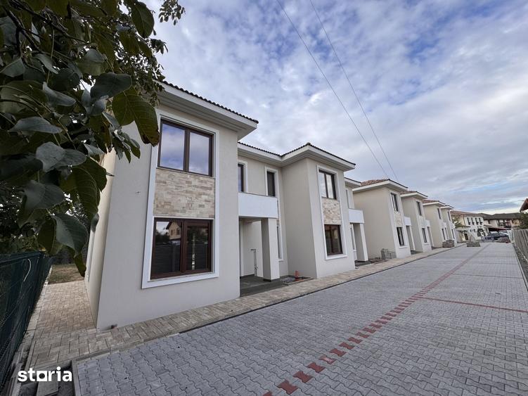 Casă cu 5 camere decomandat cu Teren 380 Mp în Giroc