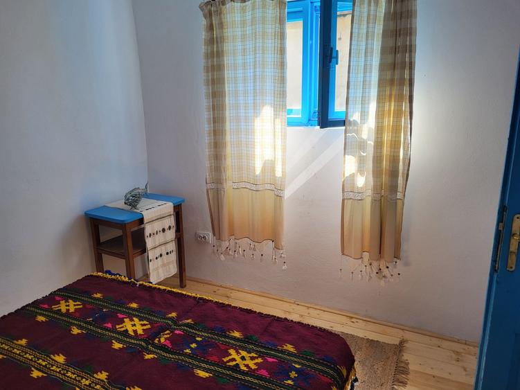 Casă cu 4 camere cu Teren 98 Mp în Central