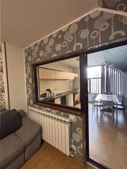 Casă cu 8 camere cu Teren 200 Mp în Exterior Nord