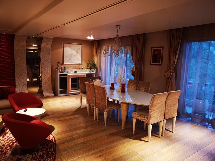 Apartament cu 4 camere decomandat, mobilat în Beller