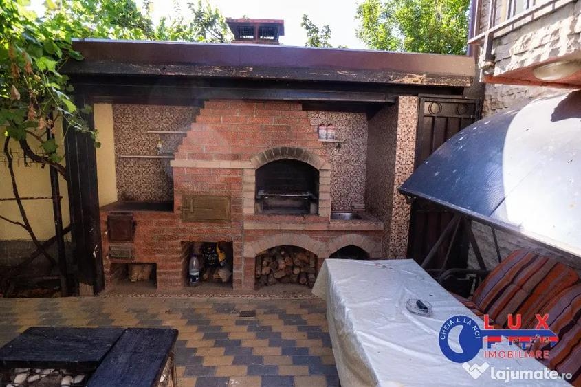 Casă cu 7 camere cu Teren 209 Mp în Monumentului
