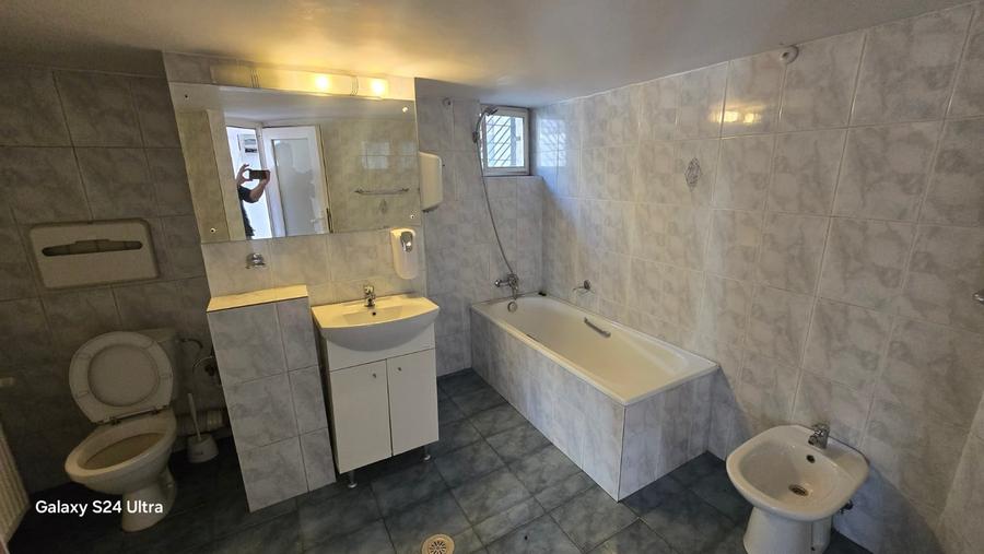 Apartament cu 5 camere în P-ța Unirii