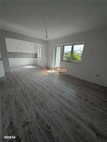 Apartament cu 3 camere în Tractorul