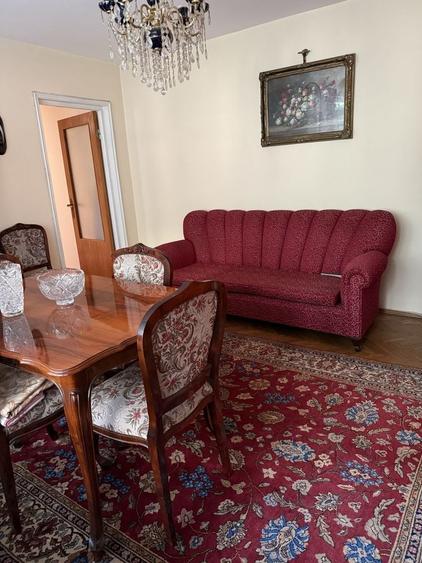 Apartament cu 3 camere semidecomandat în Colentina
