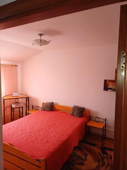 Apartament cu 3 camere decomandat, mobilat în Tomis III