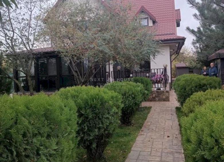 Casă individuală cu 3 camere decomandat cu Canalizare în Domnești