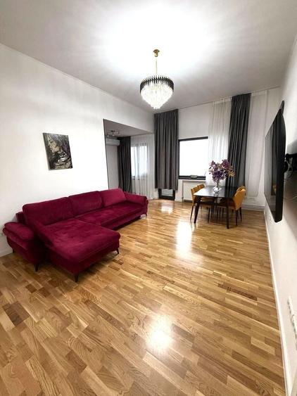 Apartament cu 3 camere semidecomandat, mobilat în Universitate