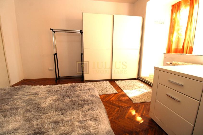 Apartament cu 4 camere semidecomandat, mobilat în Central