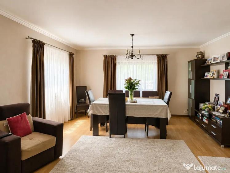 Casă cu 5 camere cu Teren 600 Mp în Central