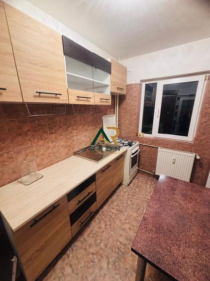 Apartament cu 2 camere decomandat, mobilat în Titan